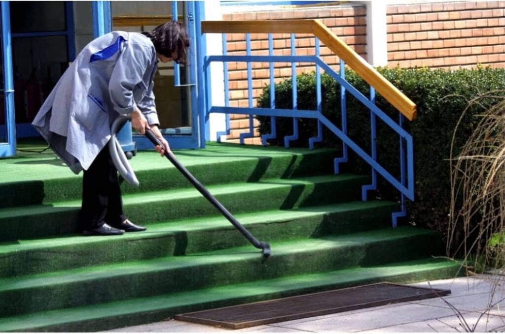 اعزام نظافتچی جهت نظافت منزل و نظافت راه پله به تمام نقاط تهران
