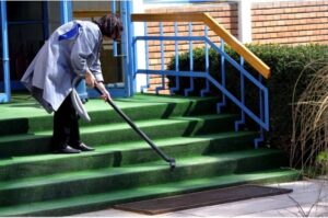 نظافت راه پله باید چند بار در ماه باشد؟