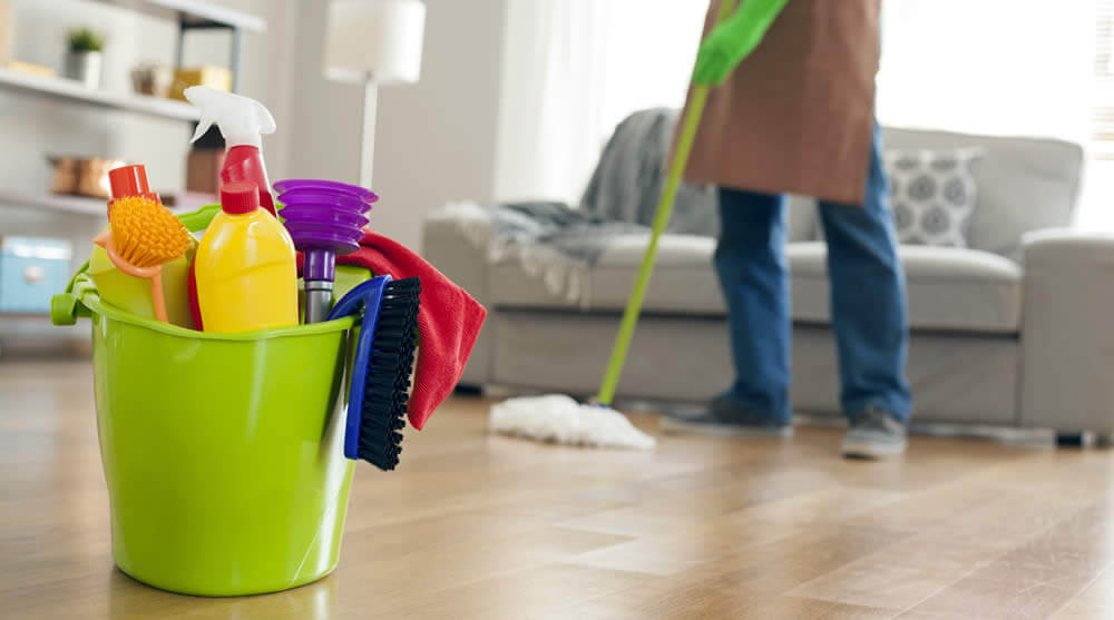 اعزام نظافتچی جهت نظافت راه پله جیحون و نظافت منزل جیحون توسط شرکت خدماتی نظافتی جیحون